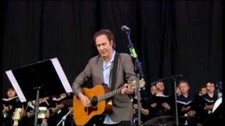 Ray Davies dedicates "Waterloo Sunset" and "Days" to Pete Quaife at Glastonbury 2010