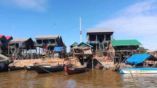 Kampong Khleang floating village