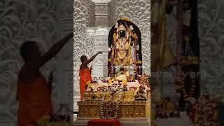 Sri Vishwaprasanna Tirtha Swamiji offering harathi to Ayodhya Rama