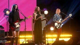 Warpaint Performs 'Whiteout'