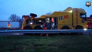 Vrachtwagen geschaard op A2 bij Maarheeze