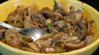 Les Champignons à la grecque