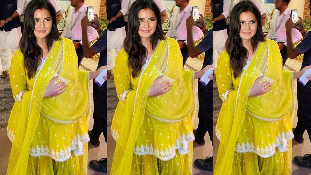 Pregnant Katrina Kaif Flaunting Her Baby Bump At Airport After Her ...