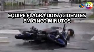 TV Jornal flagra dois acidentes de moto em rua alagada em meio às chuvas intensas do Recife