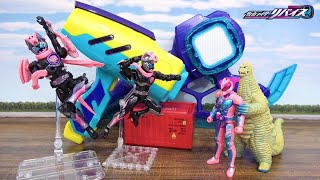 人形劇【仮面ライダーリバイス】ハンマーでたたくとバイスが二人!?二人でリバイを助け出せ!!