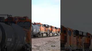 BNSF 7138 B-NEELAC MEETS BNSF 8017 L-CAL116 DAGGETT 12-19-2023 #freighttrain #train #railfreight