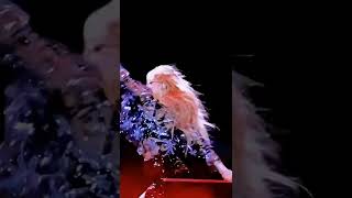 ROSÉ doing this hair flip in ktl🔥❤️ (requested)