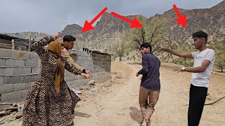 Building a warehouse, Alis sudden arrival, and Hassans support for Kobra