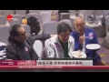 《看看星闻》 79岁谢贤patrick tse怒扇80岁曾江 胡枫现场劝阻眼镜被打歪kankan news【smg新闻超清版】