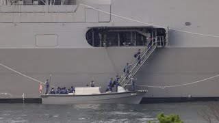 イージス護衛艦「はぐろ」朝8時前の光景