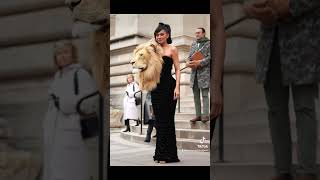 Kylie Jenner Wore a Lion Head at Schiaparelli's Paris Fashion Week Show #kyliejenner #schiaparelli