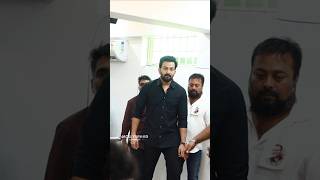 തന്റെ പ്രിയ ഷാഫി സാറിനെ കാണാൻ വിങ്ങിയ മനസ്സുമായി പൃഥ്വിരാജ് #mollywoodconnect