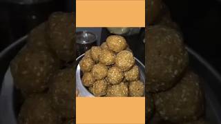 Sardiyon wale gud til ke laddu 🤤#food #recipe #youtube #trending #shorts #viralshorts #cooking