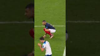 Kylian Mbappe's reaction to Harry Kane penalty miss 😬