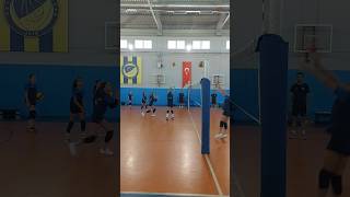 Minik ve midi takım yaz antrenmanından #volleyball #voleybol #setter #pasör #volleyballworld