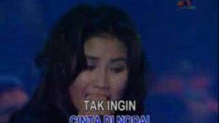 Nicky Astria - Medley Bias Sinar & Mengapa(Live)