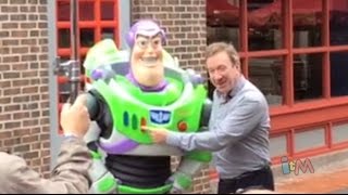 Buzz Lightyear voice Tim Allen meets Buzz Lightyear character at Walt Disney World