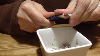 How to sharpen a pencil eith knife.　ナイフで鉛筆を削る