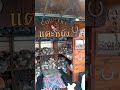 ร้านรองเท้าแตะหนังเปิดท้ายขายของ