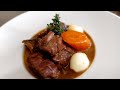 BOEUF BOURGUIGNON - Carne al vino tinto