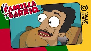 ¿Peluzín Quiere Vender Cosas Ilícitas? | La Familia Del Barrio | Comedy Central LA