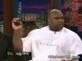 Bob Sapp Crush an Apple with one hand.