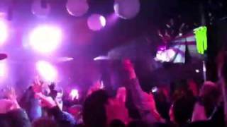 Steve aoki le container Tijuana