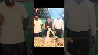 தோழிக்கு Birthday Cake-ல் மிகப்பெரிய Surprise வைத்த Friends!.. | Cake | Birthday | Surprise | Viral