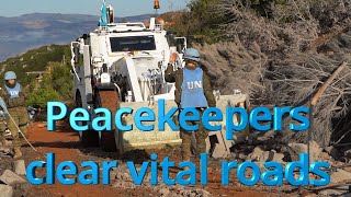 UNIFIL peacekeepers open roads