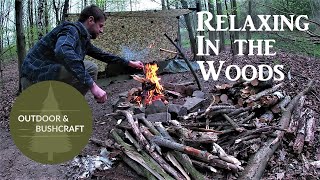 Camp in the woods | Tarp shelter | flint and cooking on fire - Outdoor \u0026 Bushcraft