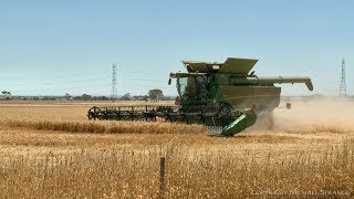 John Deere S680 Combine Harvester In Wheat Field (1/1/2020) - PoathTV