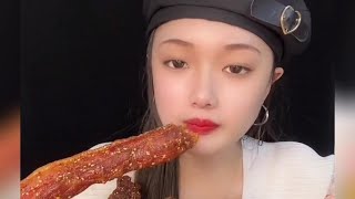 脆皮五花肉，光听声音就馋了，大口吃真香！