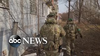 Russian and Ukrainian forces fight over control of Bakhmut