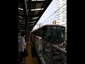 jr新今宮駅に大阪環状線内回り電車が到着します