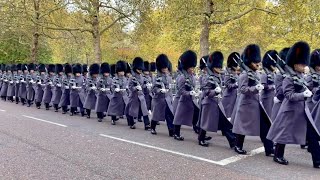 HUGE troop of King's Guards march to Parliament
