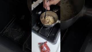 EASY WAY TO COOK KOREAN BLACK NOODLES JJAPAGHETTI TUTORIAL #howto #shorts #korea #noodles #food