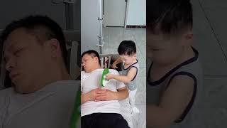 儿子为了玩手机想出这损招，太搞笑了！#baby#funny#cutebaby