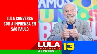 Lula conversa com a imprensa em São Paulo