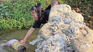 Shocked, her daughter and her single mother nearly drowned while fishing