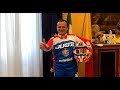 Il Sindaco De Luca con la moto dentro il municipio di Messina - il video