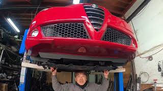 アルファロメオ　ミト　エンジン　アンダーカバー　外し　ていきます。 alfaromeo mito