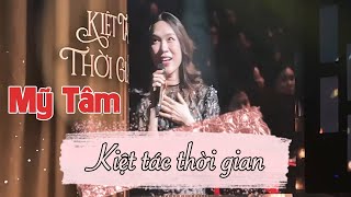 Mỹ Tâm biểu diễn tại chương trình 