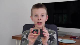 Micro:Bit lesson 1: using the show string block in the makecode editor