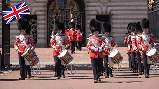 TWO BEST VIEWS TO SEE CHANGING OF THE GUARD, BUCKINGHAM PALACE! (With Fun Facts!) (4K)