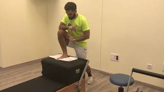 Ejercicio para mejorar la movilidad de tobillo en dorsiflexión con mesa