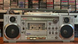 Vintage Boombox - Sanyo M7900K Mini