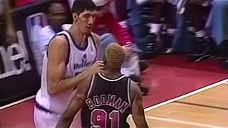 When Dennis Rodman Tried To Fight Giant 7'7" Gheorghe Mureșan And Instantly Regretted It (1997)
