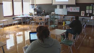 Chicagoland schools grapple with mask requirement for students