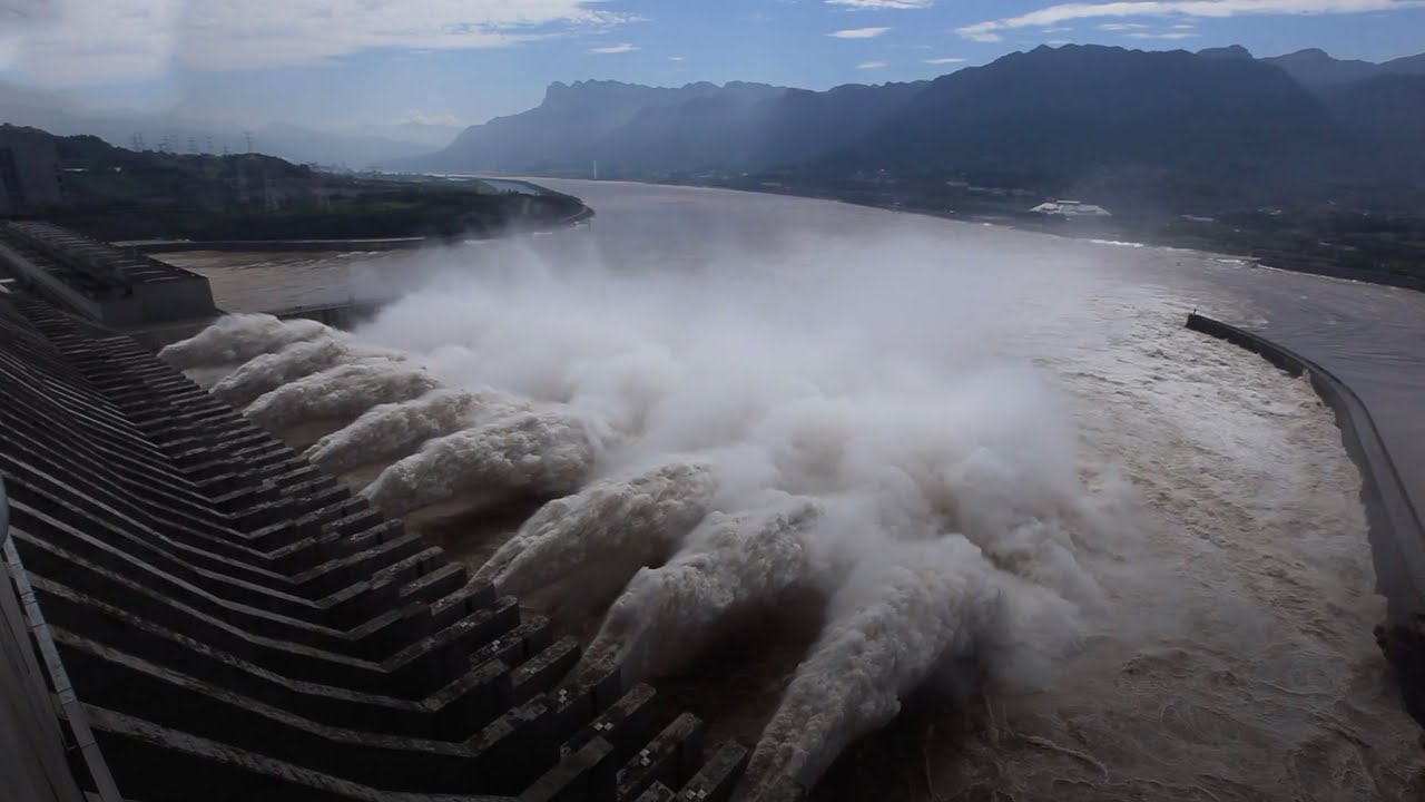 China's Three Gorges Dam To Experience Record Flood - YouTube