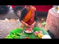 hard working kolkata woman selling spicy masala mixed fruit chaat bengali street food india